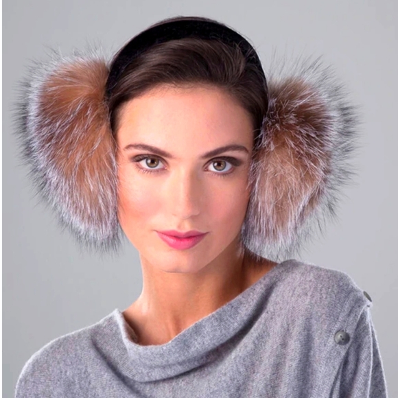 Surell Accessories - NWT$120 Surell Fox Fur Earmuffs with Velvet Band